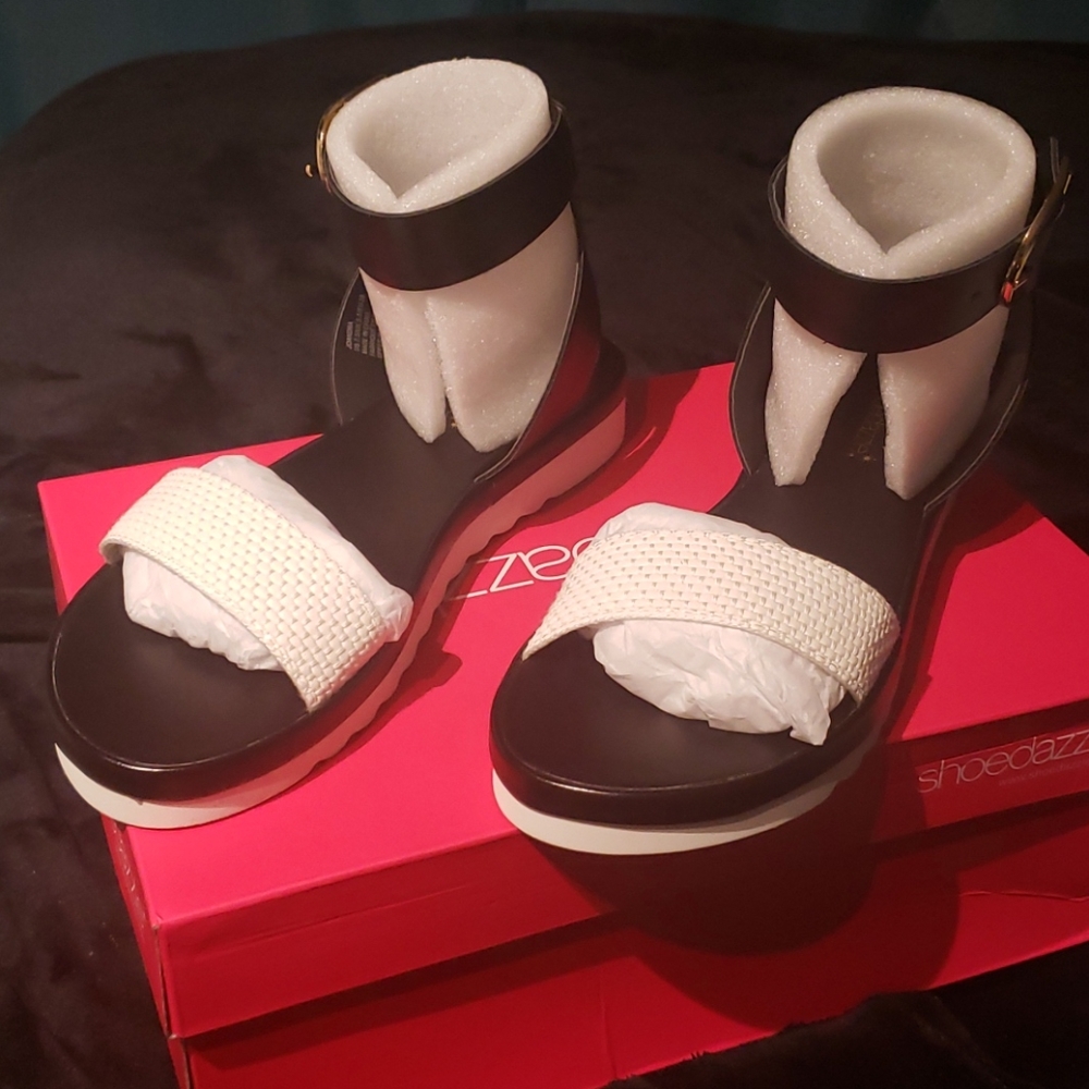 Flatform sandals